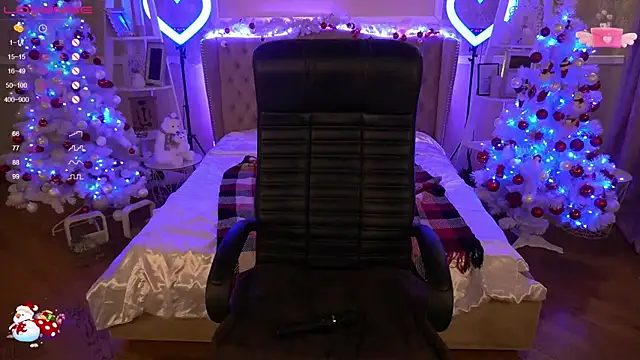 FoxyShy online show from 12-25-24, 09:45