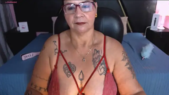 Snapshot of laura_riley chatting on 02-21-25, 12:06 laura riley online show from 02-21-25, 12:06