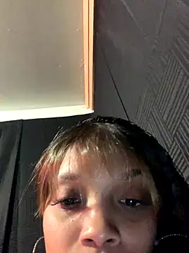 Rakiyahcharms online show from 12-17-25, 04:07