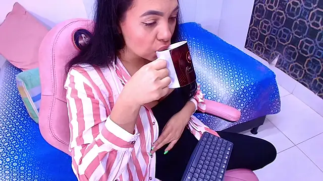 Snapshot of sarakaisy chatting on 03-03-25, 11:55 sarakaisy online show from 03-03-25, 11:55