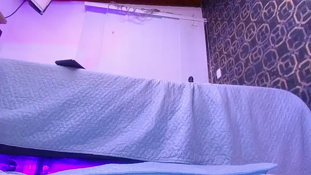 Snapshot of sarakaisy chatting on 10-25-25, 12:23 sarakaisy online show from 10-25-25, 12:23