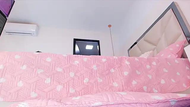 Snapshot of sarakaisy chatting on 11-01-25, 12:07 sarakaisy online show from 11-01-25, 12:07