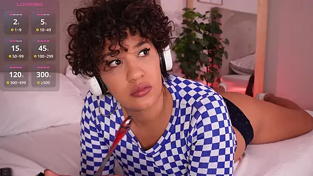 Snapshot of cinnamon_afrodit chatting on 09-10-25, 07:47 cinnamon afrodit online show from 09-10-25, 07:47