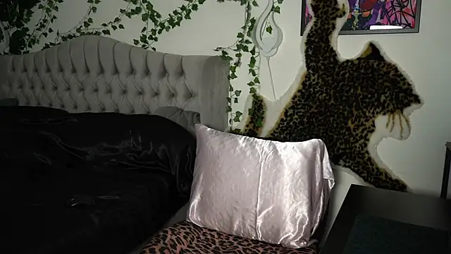 Estherjizz online show from 11-10-25, 07:24