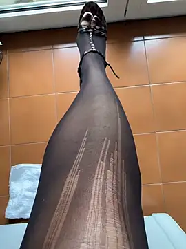 Snapshot of Wet-Pussycat chatting on 12-13-24, 12:50 Wet-Pussycat online show from 12-13-24, 12:50