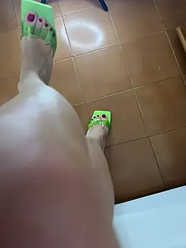 Snapshot of Wet-Pussycat chatting on 02-23-25, 02:14 Wet-Pussycat online show from 02-23-25, 02:14