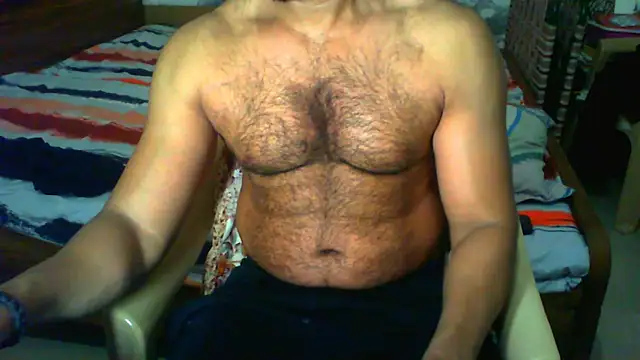 Snapshot of Vbestshow chatting on 04-28-26, 12:21 Vbestshow online show from 04-28-26, 12:21