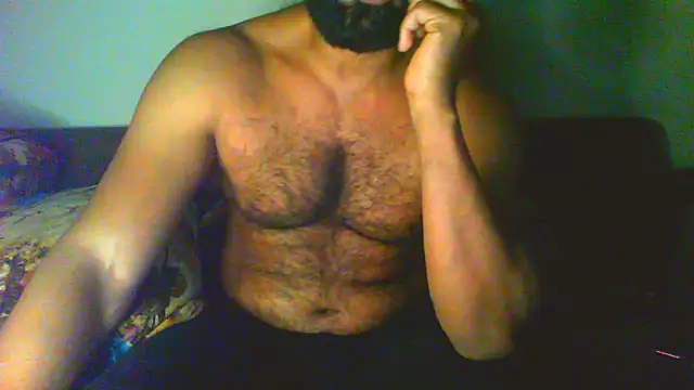 Snapshot of Vbestshow chatting on 05-01-26, 11:31 Vbestshow online show from 05-01-26, 11:31