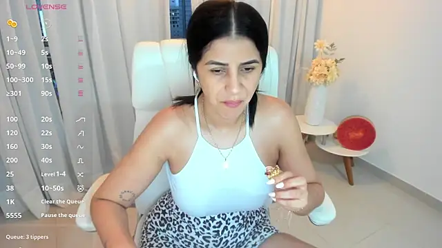 renata t  online show from 09-25-25, 10:57