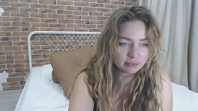 Snapshot of xxkristinaxx chatting on 12-04-24, 12:03 xxkristinaxx online show from 12-04-24, 12:03