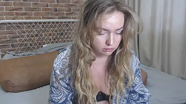 Snapshot of xxkristinaxx chatting on 03-13-25, 06:05 xxkristinaxx online show from 03-13-25, 06:05