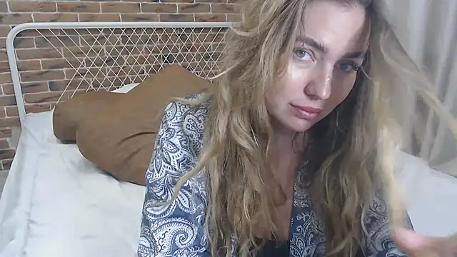 Snapshot of xxkristinaxx chatting on 03-19-25, 12:56 xxkristinaxx online show from 03-19-25, 12:56