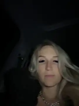 Snapshot of _Rapunzel_ chatting on 03-08-25, 08:35 Rapunzel online show from 03-08-25, 08:35