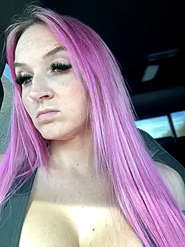 Snapshot of _Rapunzel_ chatting on 11-17-25, 06:57 Rapunzel online show from 11-17-25, 06:57