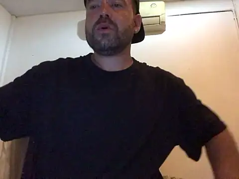 Snapshot of fuckerplayer1 chatting on 10-11-25, 05:55 fuckerplayer1 online show from 10-11-25, 05:55