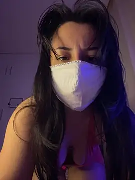 White-Petite online show from 04-03-26, 07:56