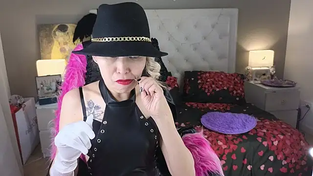 RoxalanaStar online show from 06-05-26, 10:54