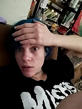 Snapshot of TheDaisyChaos chatting on 11-07-25, 05:46 TheDaisyChaos online show from 11-07-25, 05:46