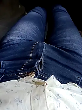 Snapshot of Babyucum4me chatting on 12-06-24, 08:37 Babyucum4me online show from 12-06-24, 08:37