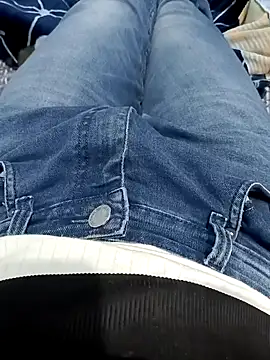 Snapshot of Babyucum4me chatting on 12-22-24, 11:44 Babyucum4me online show from 12-22-24, 11:44