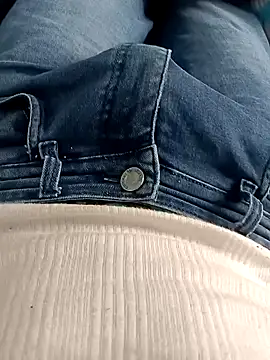 Snapshot of Babyucum4me chatting on 01-22-25, 04:44 Babyucum4me online show from 01-22-25, 04:44