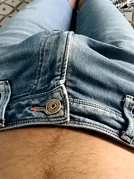 Snapshot of Babyucum4me chatting on 03-20-25, 10:32 Babyucum4me online show from 03-20-25, 10:32