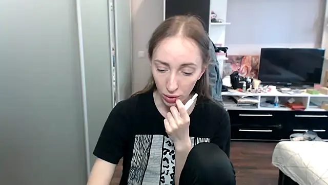 Natalimeowks online show from 06-12-26, 04:50