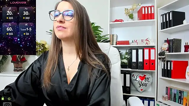 Snapshot of amayawest chatting on 01-06-25, 04:58 amayawest online show from 01-06-25, 04:58