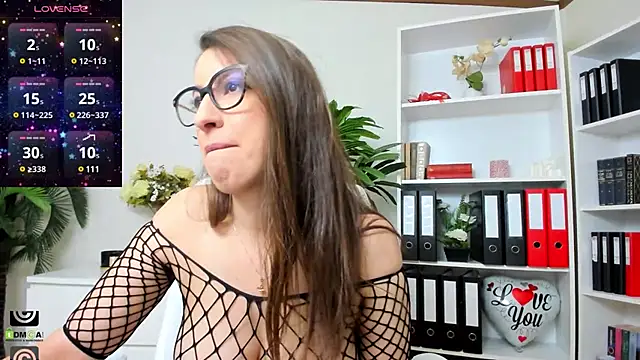 Snapshot of amayawest chatting on 01-20-25, 04:54 amayawest online show from 01-20-25, 04:54