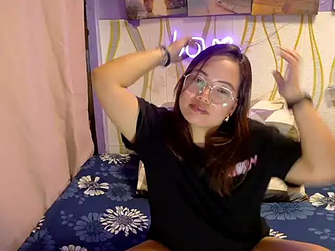 BURBERRY69 online show from 02-09-26, 01:48