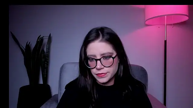 Snapshot of HazelKush chatting on 04-15-26, 10:10 HazelKush online show from 04-15-26, 10:10