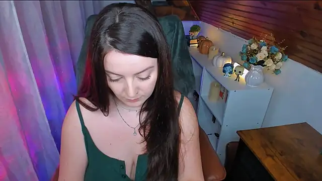 ErinMarshall online show from 12-18-25, 05:19