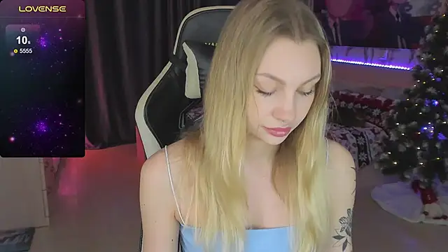 BiMolly online show from 02-24-25, 05:20