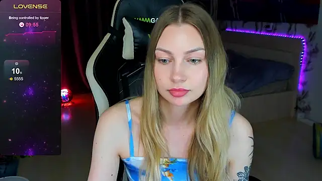 BiMolly online show from 11-27-25, 02:57