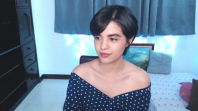 mia collins x online show from 04-17-26, 02:36