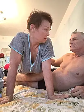  lady red  online show from 10-31-25, 06:47