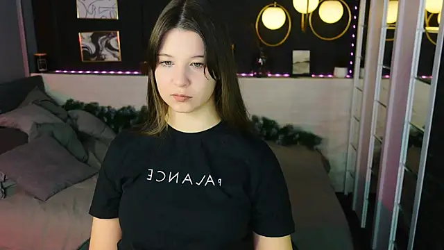 ElizaMild online show from 12-21-25, 01:51