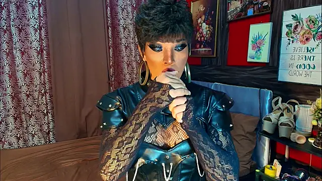 trixxielicious online show from 11-06-25, 05:03