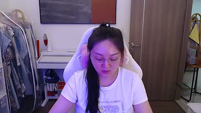 SusanWang online show from 01-11-25, 12:07