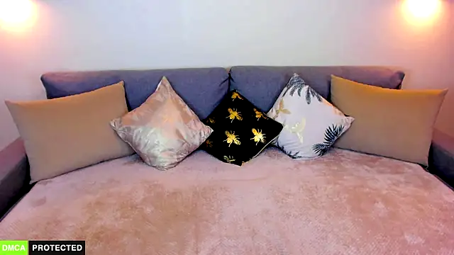 TheWoman   online show from 12-02-24, 06:10