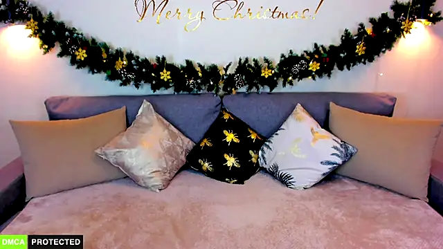 TheWoman   online show from 12-28-24, 01:28