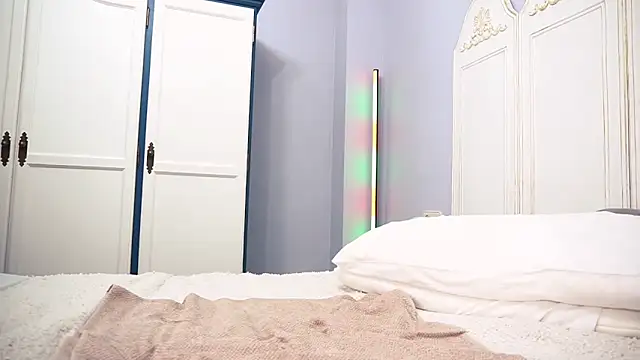 Snapshot of new_dee chatting on 03-05-25, 12:22 new dee online show from 03-05-25, 12:22