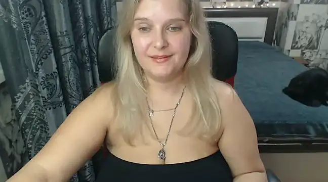 Snapshot of Boolochka chatting on 01-19-25, 09:23 Boolochka online show from 01-19-25, 09:23