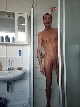 Snapshot of Python43 chatting on 03-01-26, 08:38 Python43 online show from 03-01-26, 08:38