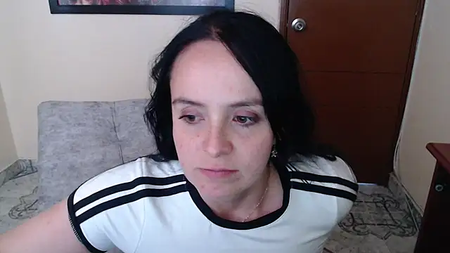 Snapshot of antara_hotgirl chatting on 09-19-25, 06:19 antara hotgirl online show from 09-19-25, 06:19