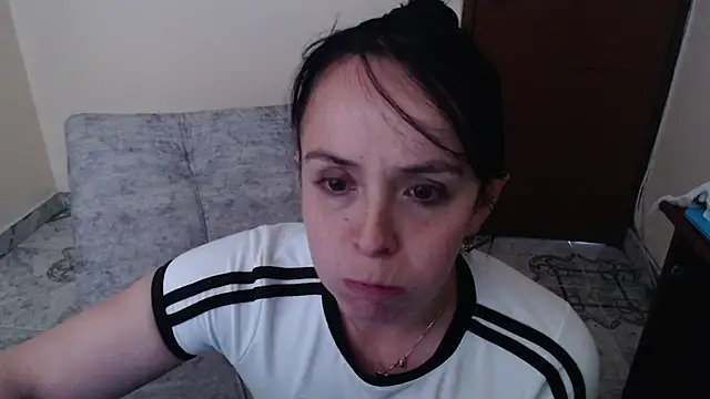 Snapshot of antara_hotgirl chatting on 10-20-25, 09:15 antara hotgirl online show from 10-20-25, 09:15