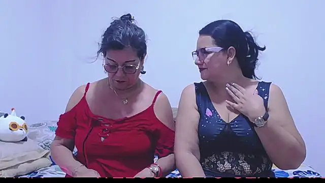 Snapshot of sexycristina_2 chatting on 09-25-25, 02:43 sexycristina 2 online show from 09-25-25, 02:43