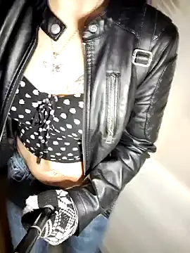 Snapshot of Babii_Nova chatting on 12-13-24, 05:38 Babii Nova online show from 12-13-24, 05:38