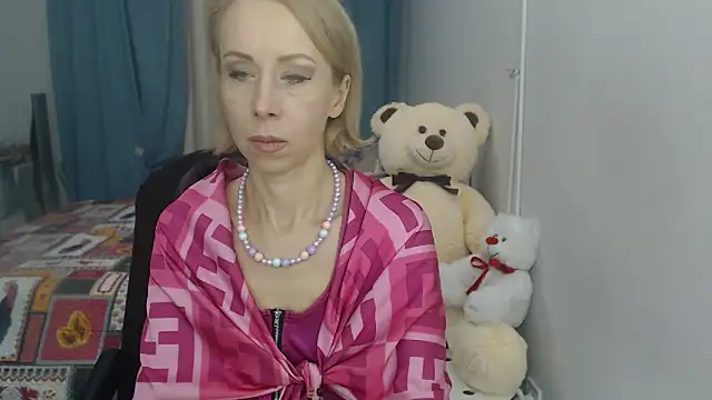 LuxuryNika online show from 01-17-25, 03:53