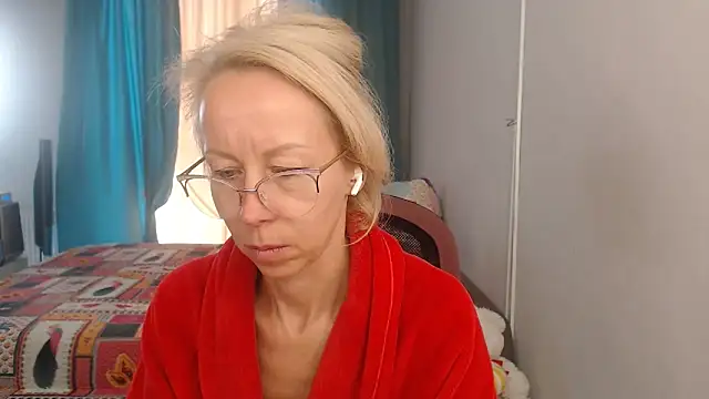 LuxuryNika online show from 09-15-25, 07:52